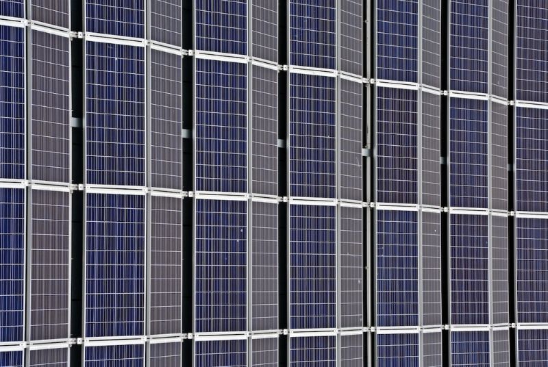 Solárne farmy v morskej oblasti: Priekopnícka výroba energie šetrnej k životnému prostrediu